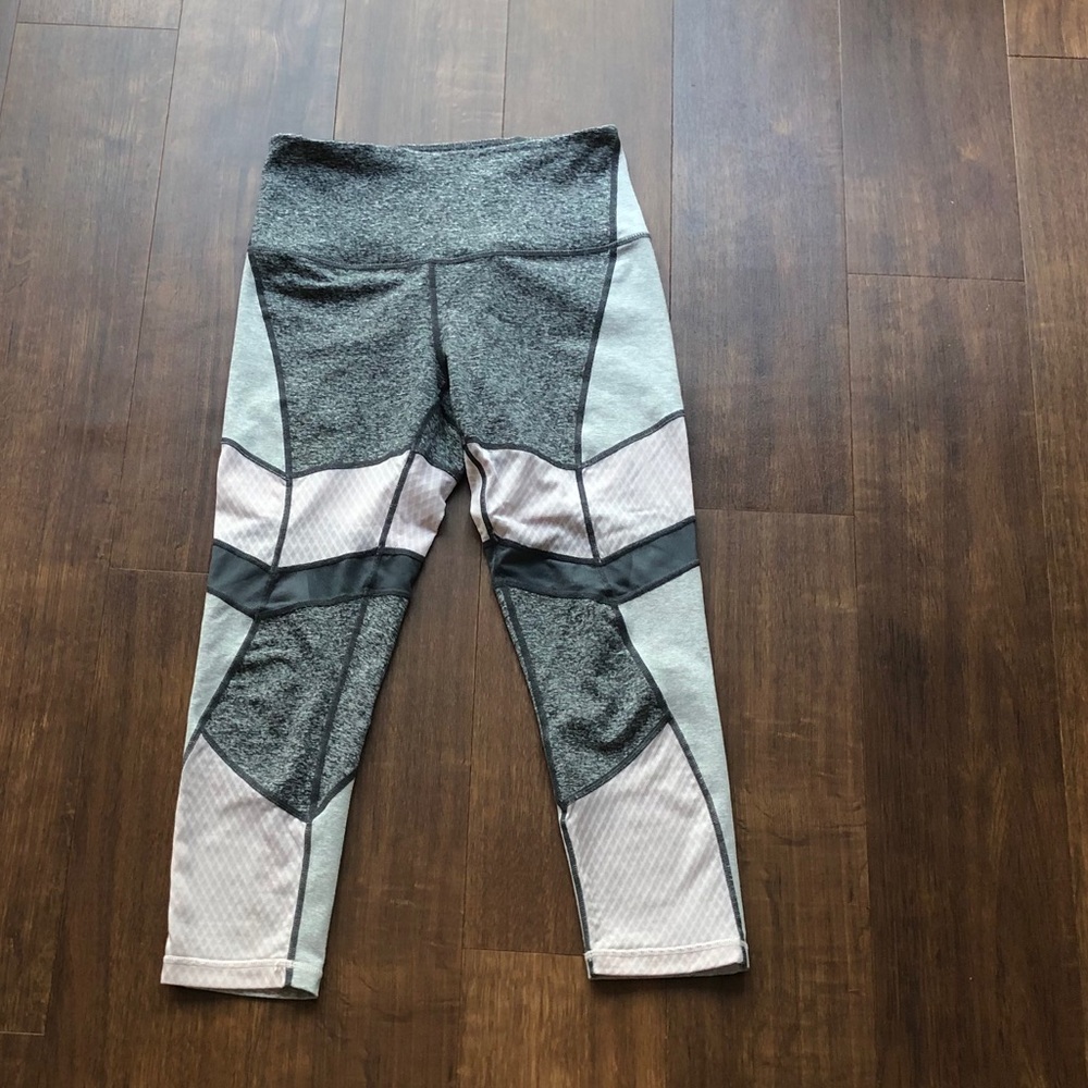 Zella High Waist Capri Leggings